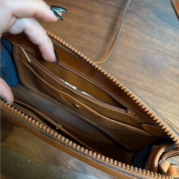 Vintage Dooney and Bourke Crossbody Bag - Picture 6 of 7